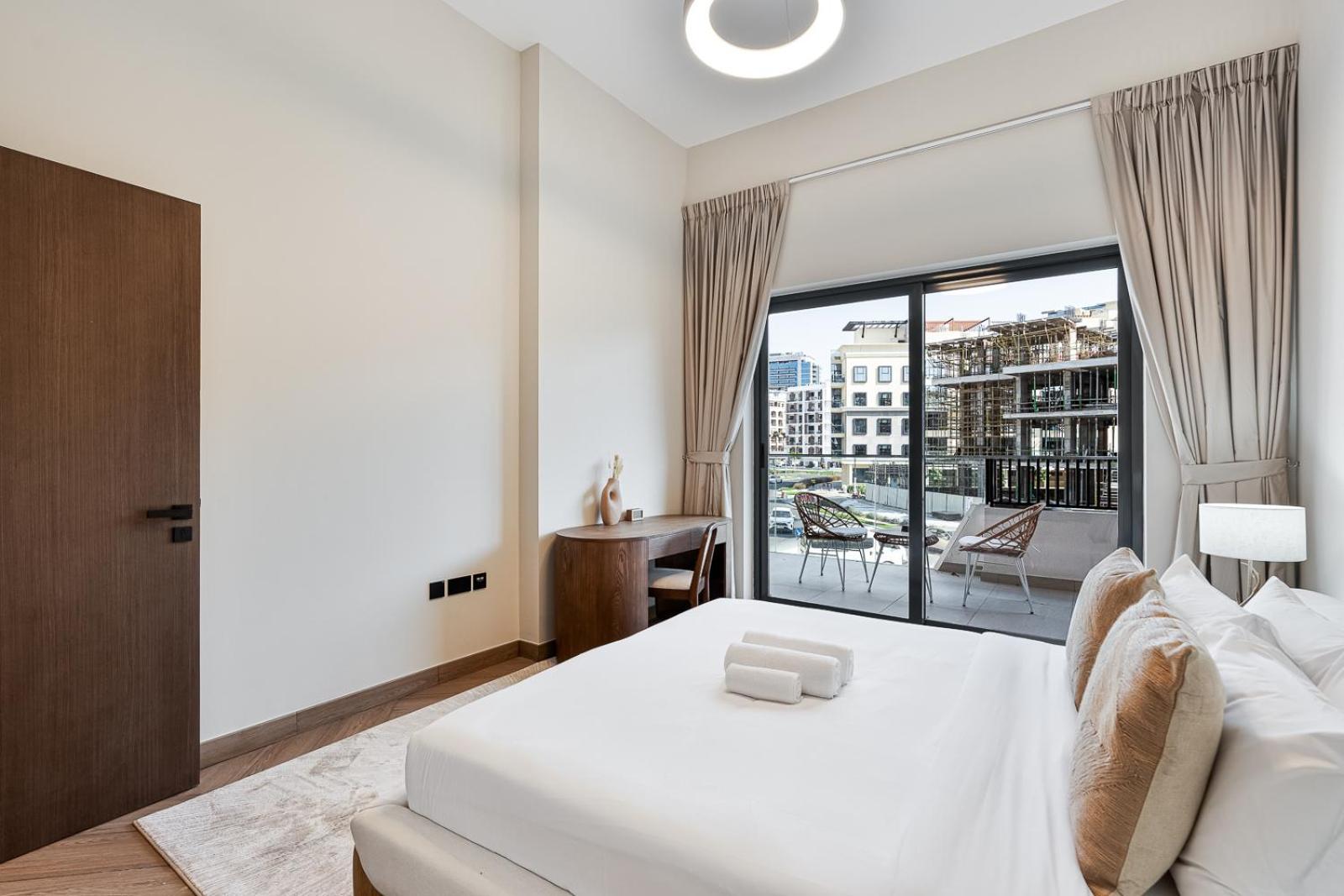 Modern 2 Bedroom Near Butterfly Garden