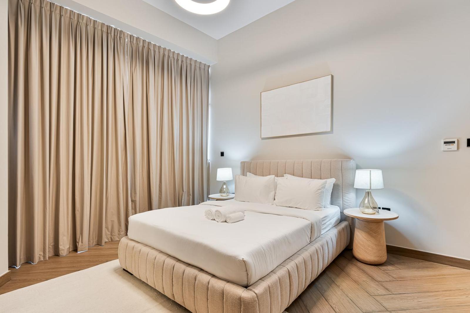 Modern 2 Bedroom Near Butterfly Garden
