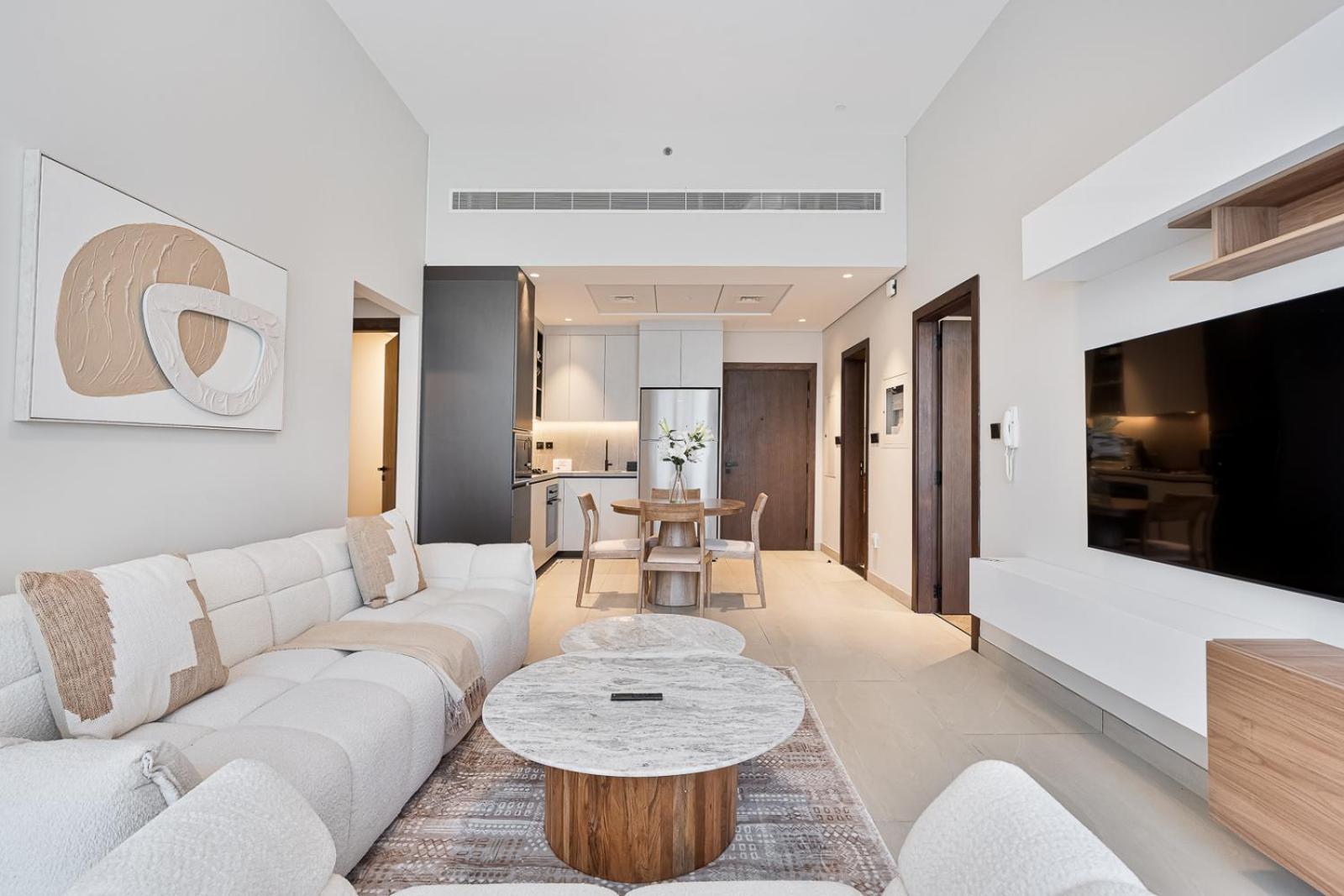 Modern 2 Bedroom Near Butterfly Garden Apartment