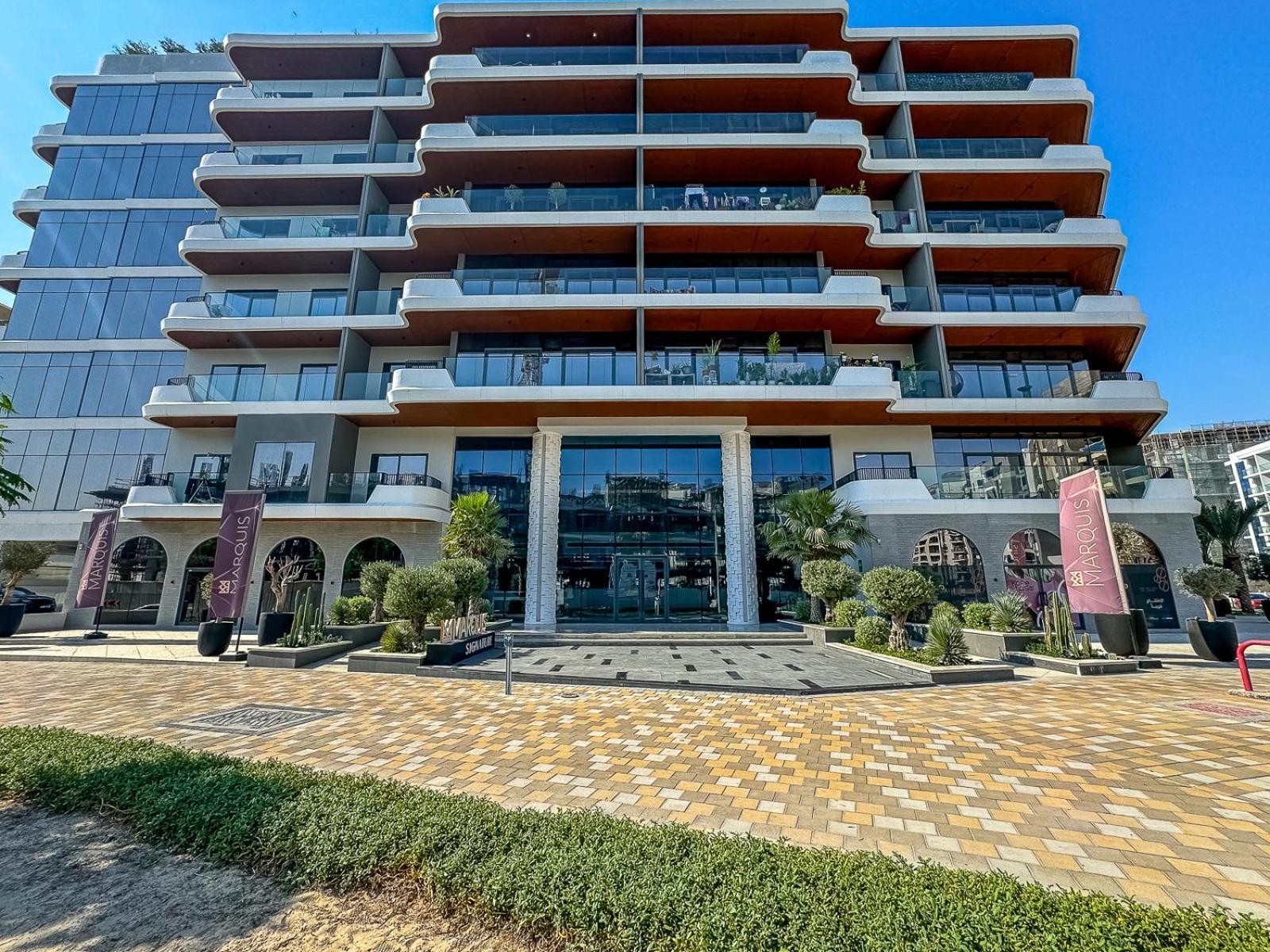 Apartment Modern 2 Bedroom Near Butterfly Garden *