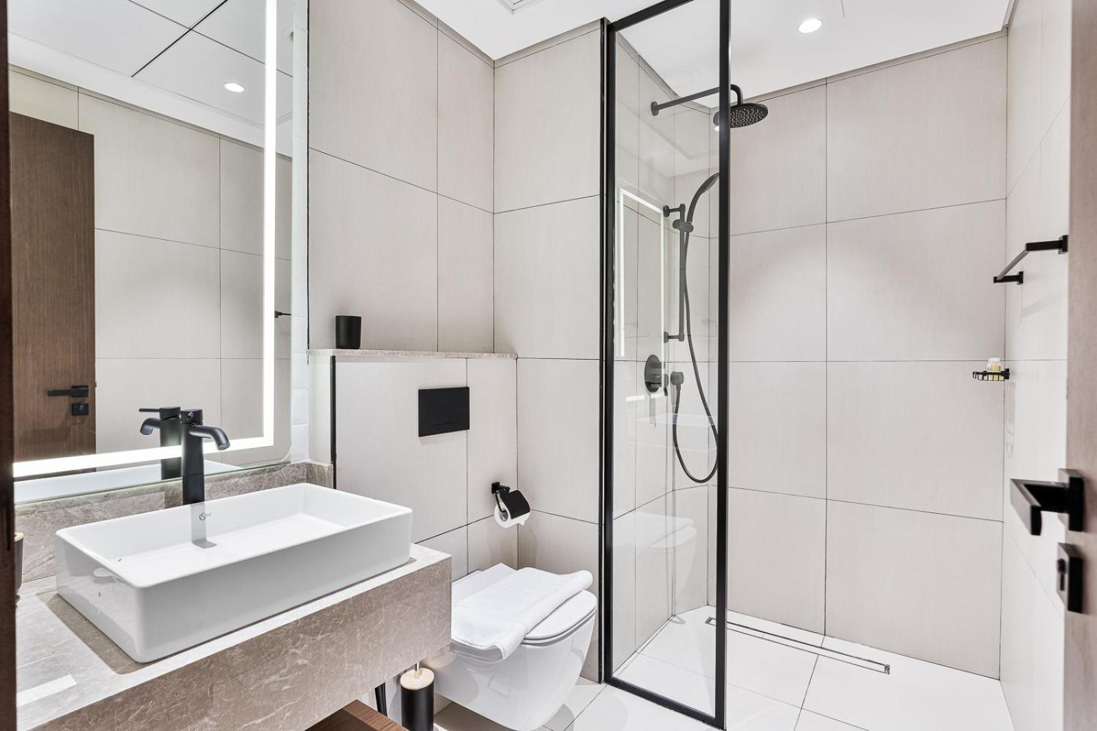 Modern 2 Bedroom Near Butterfly Garden Dubai