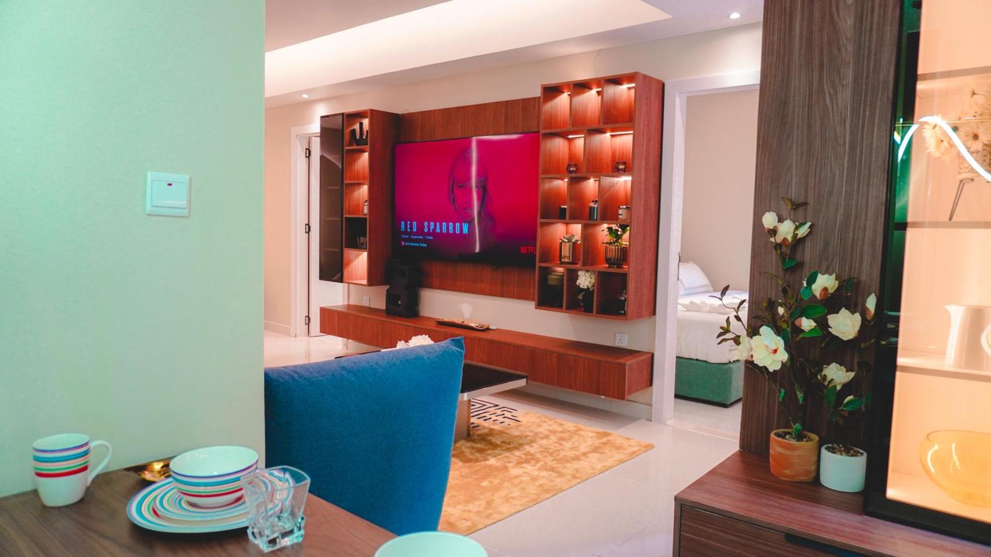 Usmans 3 Bedroom Sea View Apartment *