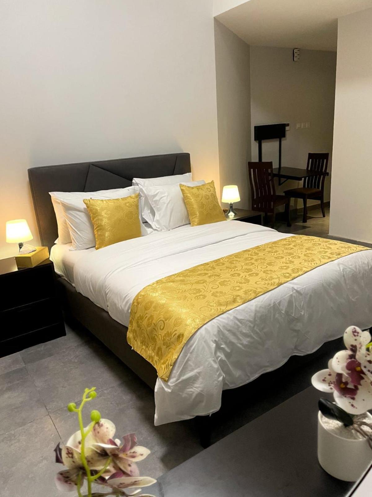 Ista Llc Homestay *