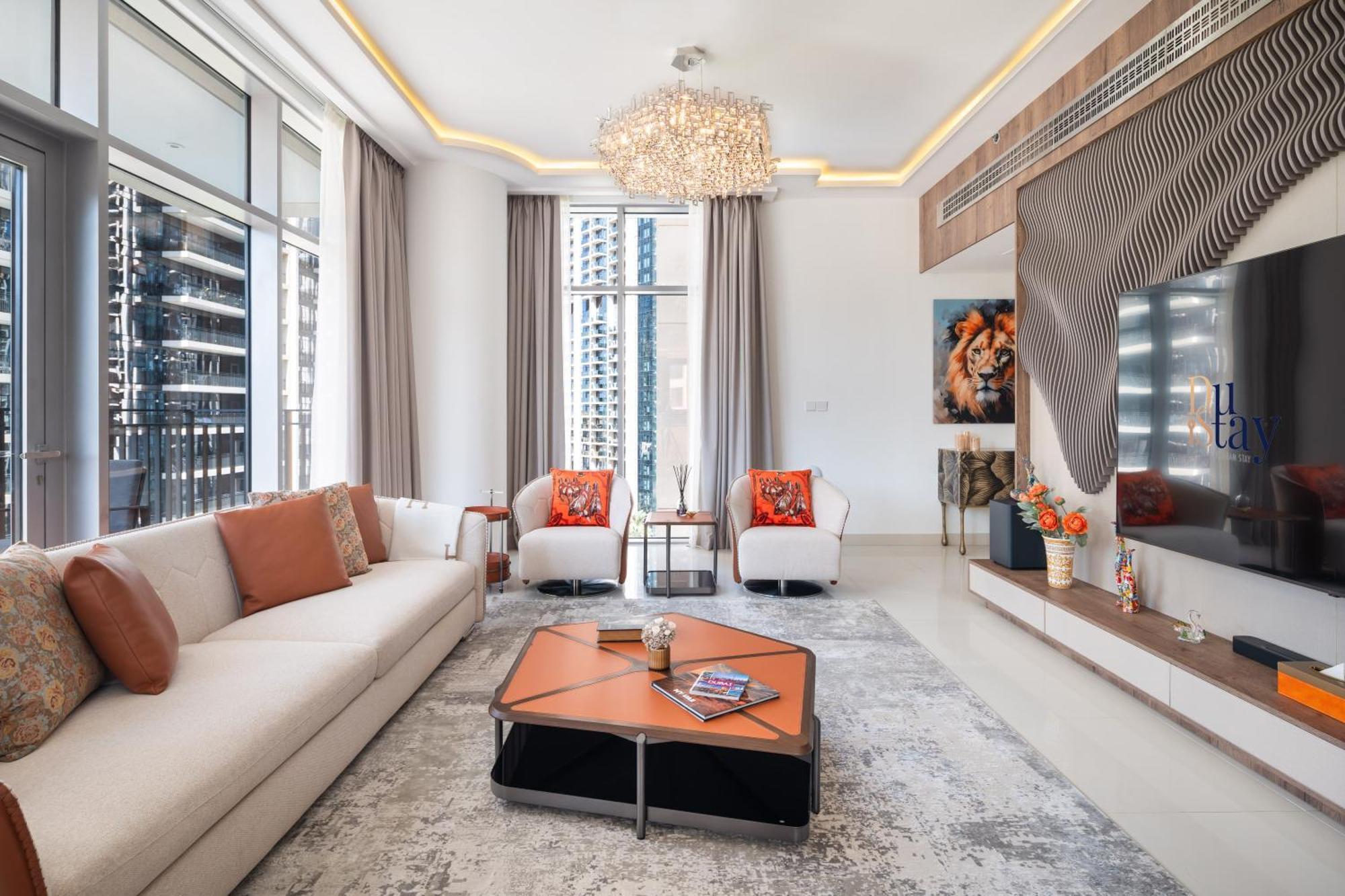 Downtown Luxury Treat - Premium Location! 2 Bedroom! Apartment