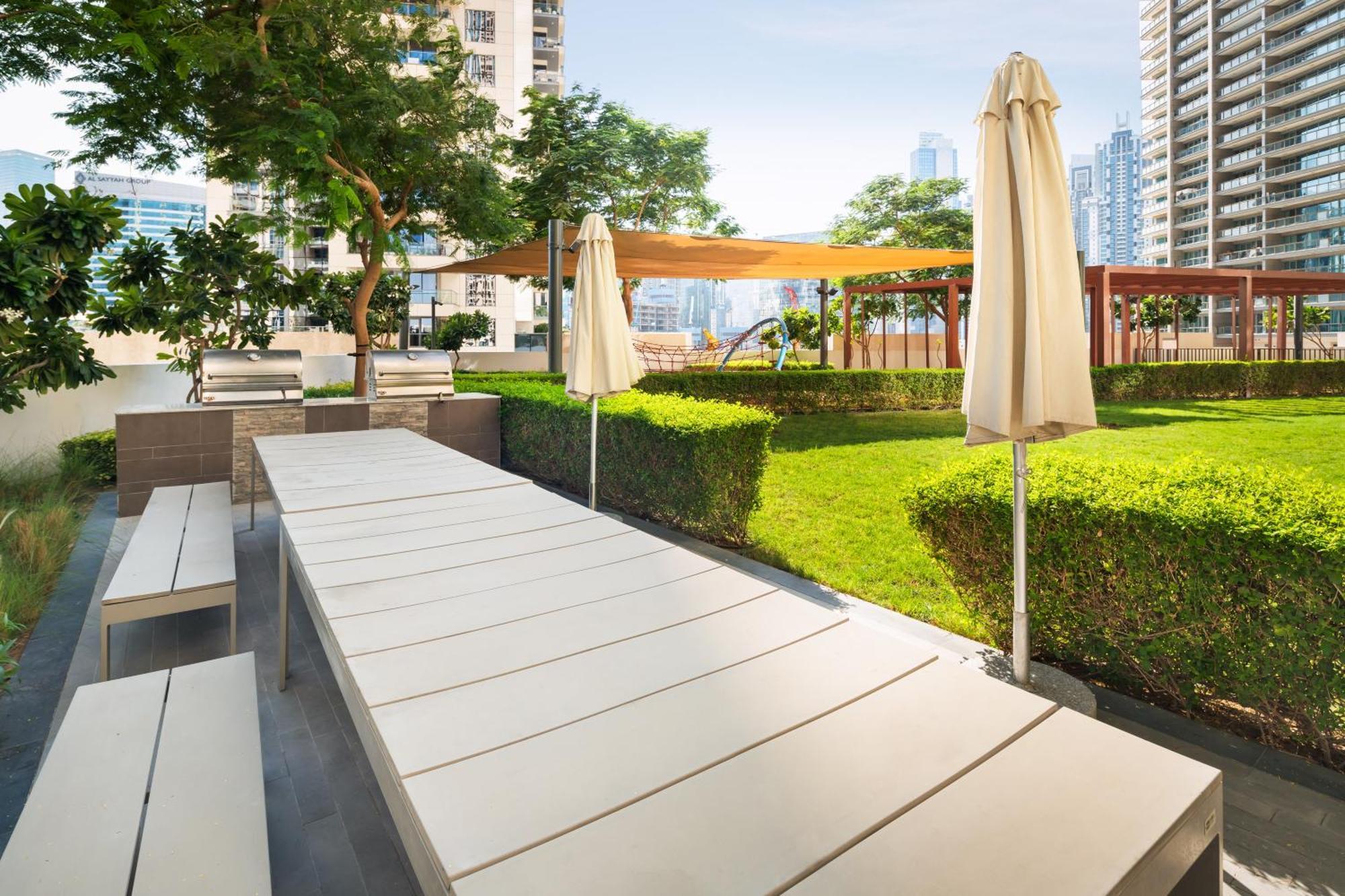 Apartment Downtown Luxury Treat - Premium Location! 2 Bedroom!