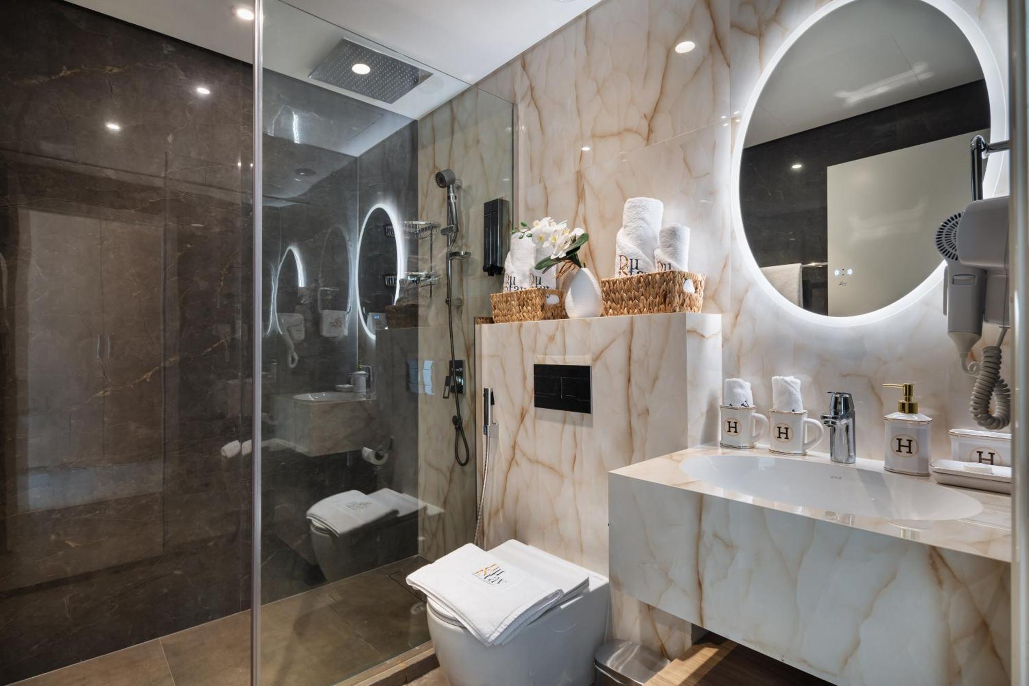 Downtown Luxury Treat - Premium Location! 2 Bedroom! Apartment Dubai
