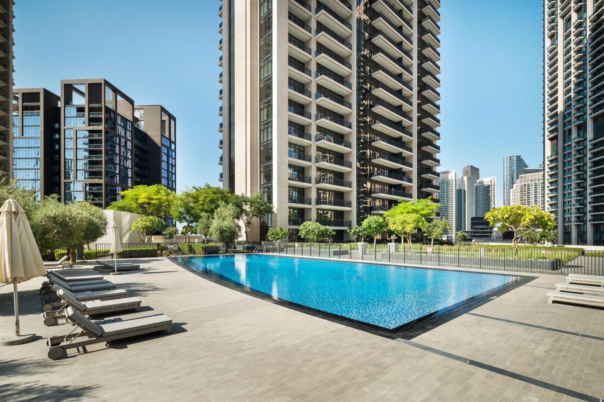 Apartment Downtown Luxury Treat - Premium Location! 2 Bedroom! *