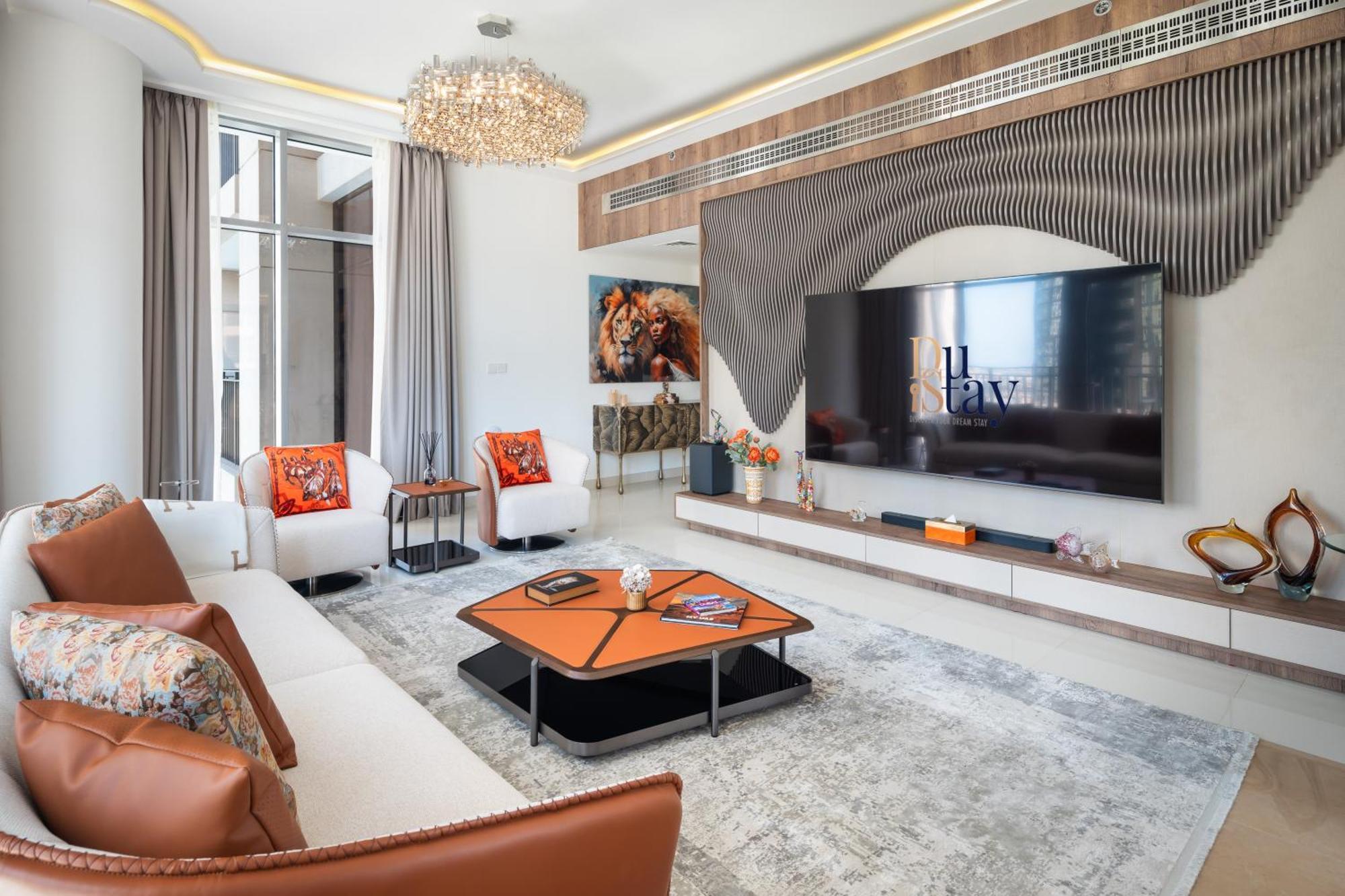 Downtown Luxury Treat - Premium Location! 2 Bedroom! *