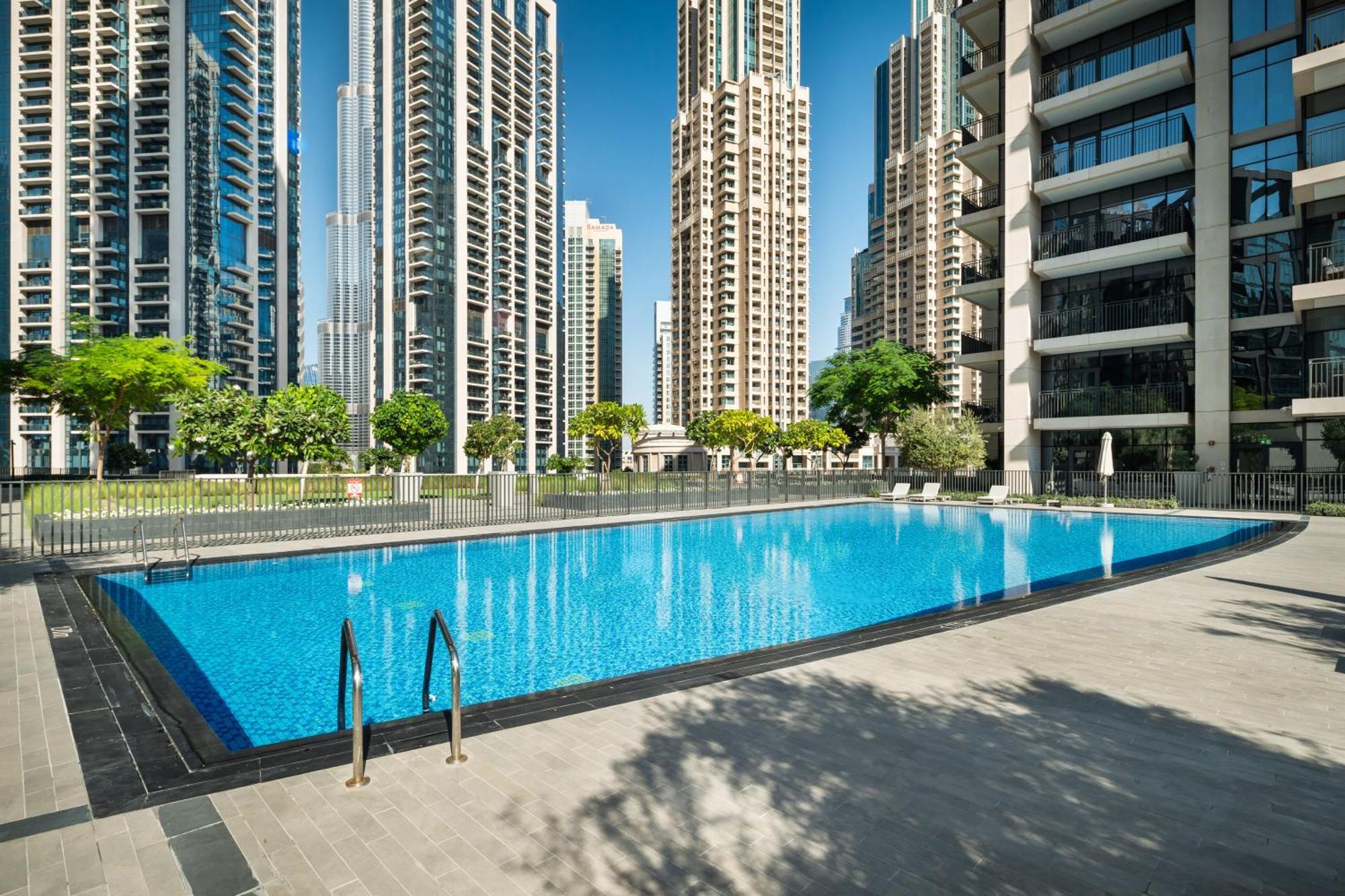 Apartment Downtown Luxury Treat - Premium Location! 2 Bedroom! *