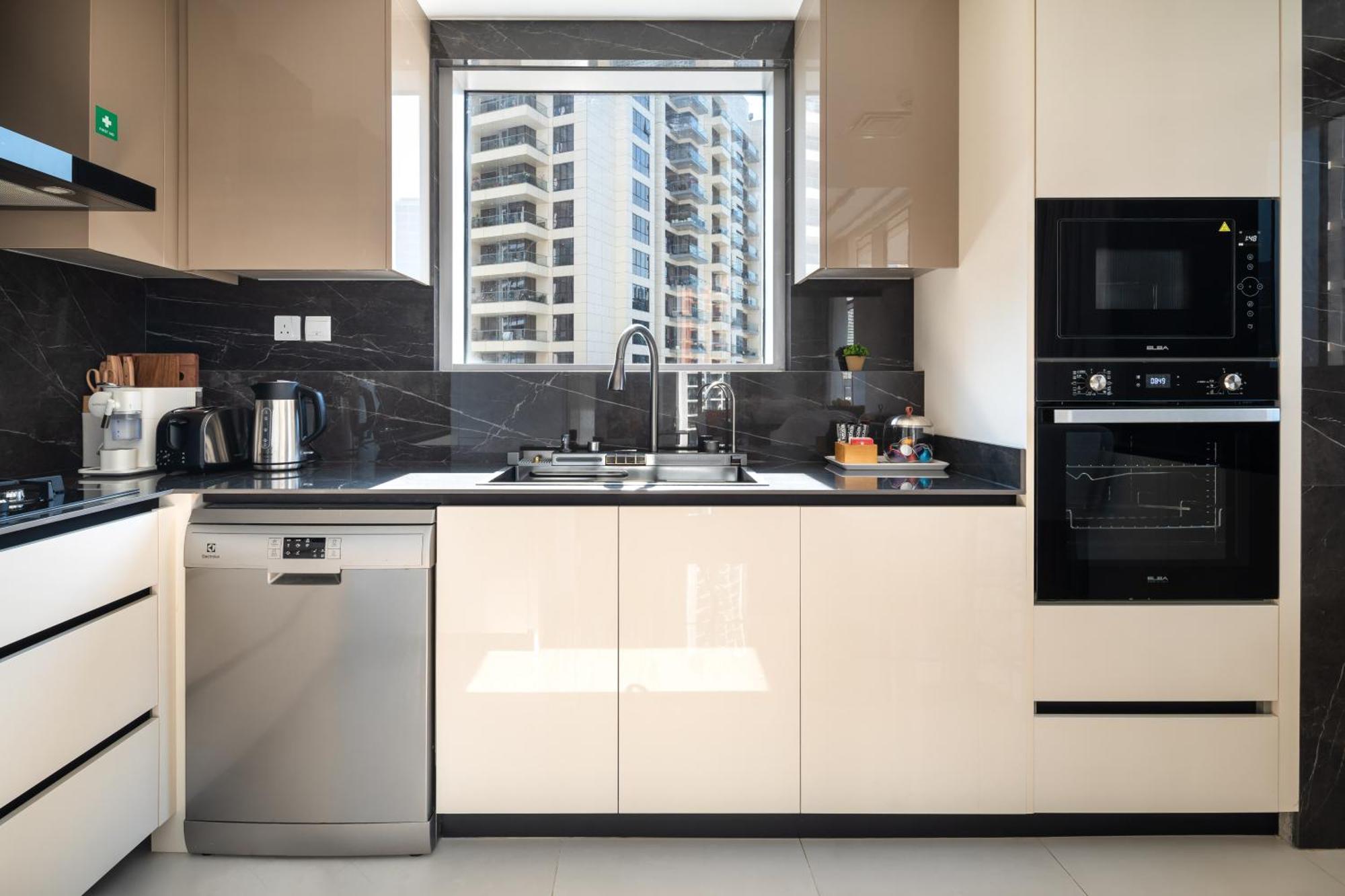 Apartment Downtown Luxury Treat - Premium Location! 2 Bedroom! Dubai