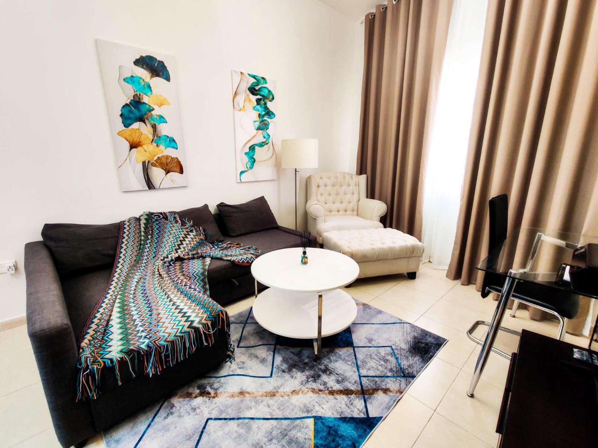 Elegant Fresh 1br With Heated Pool, Just Steps From Mall, Restaurants & Fitness Center * Dubai