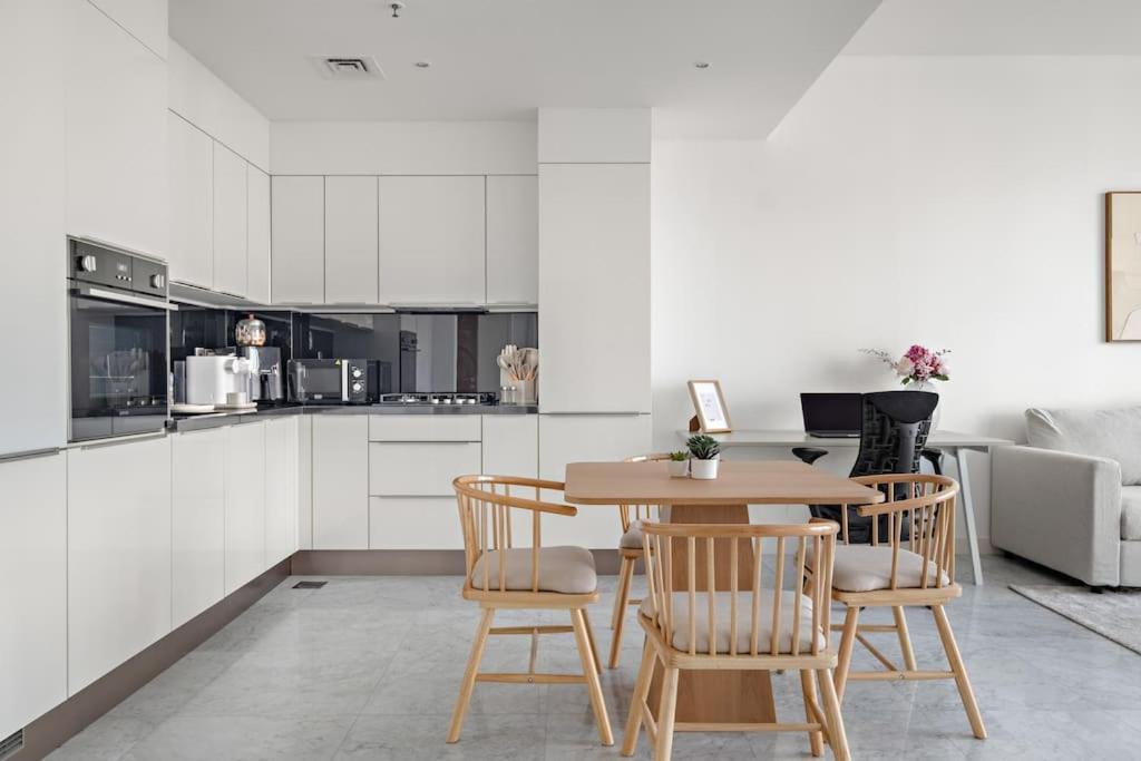 Stunning 1bdr-4gst Luxury With Burj Khalifa View Daire *