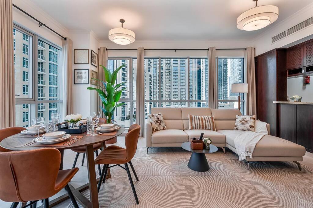 Modern 1-bedroom With Stunning Views Apartment Dubai