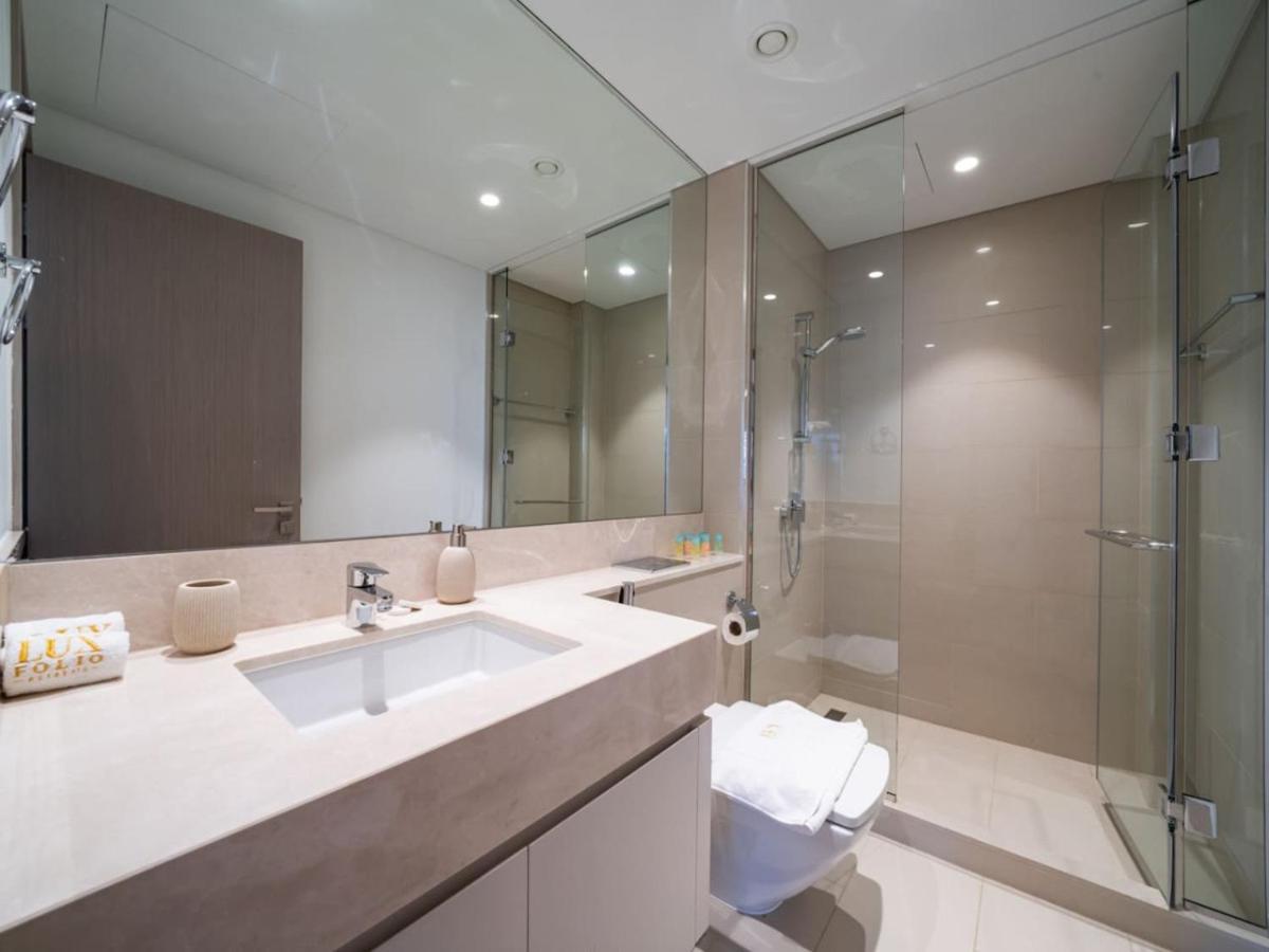 Luxury Downtown 3 Bed With Full Burj Khalifa Views Apartment *