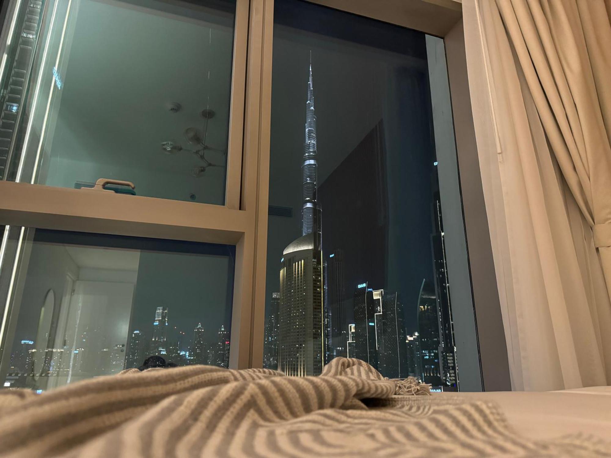 Daire Mall Connected! Amazing Burj Khalifa View! Excellent Pool & Gym Access!