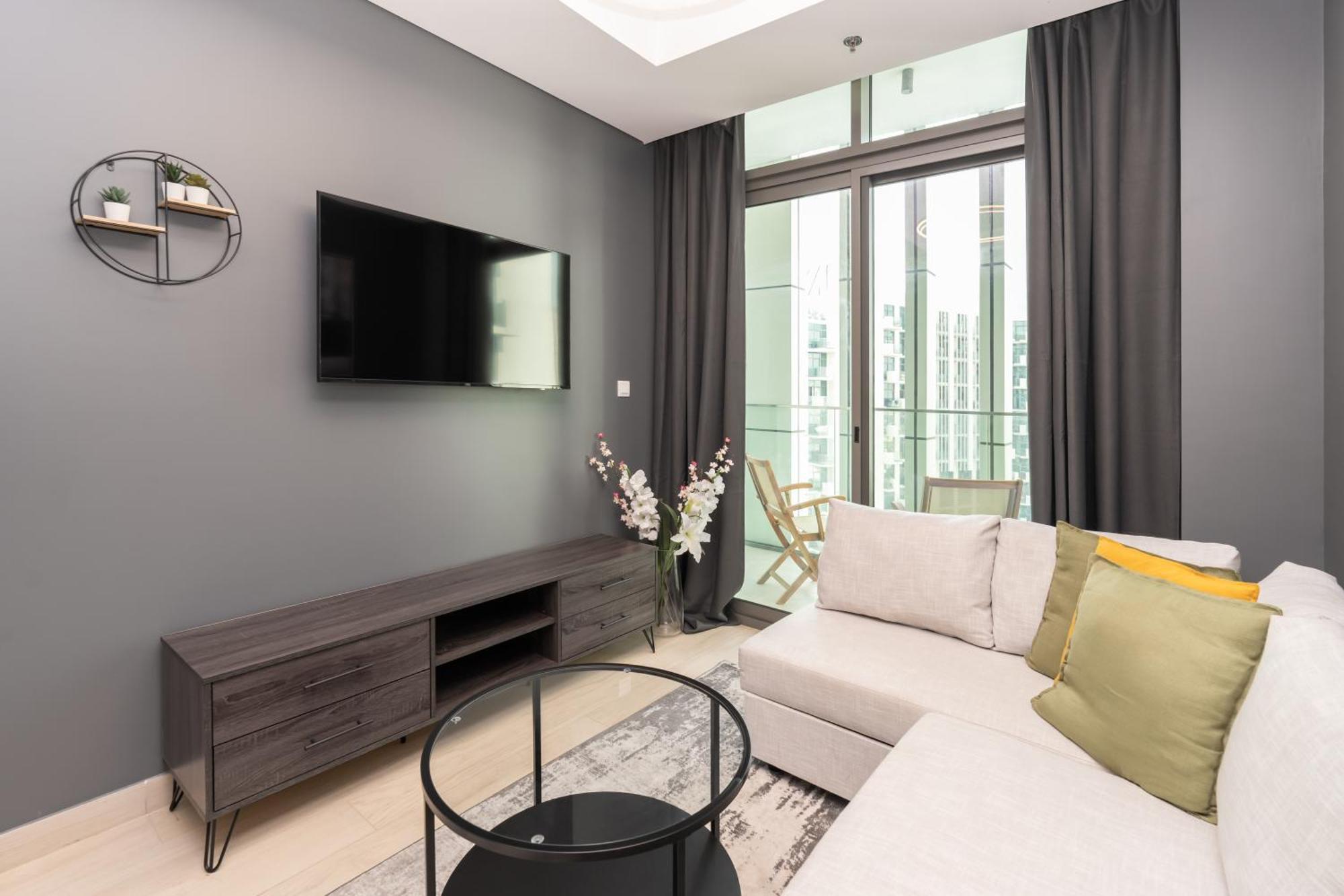 Modern Near Dxb Airport Sleeps 4 Apartment *