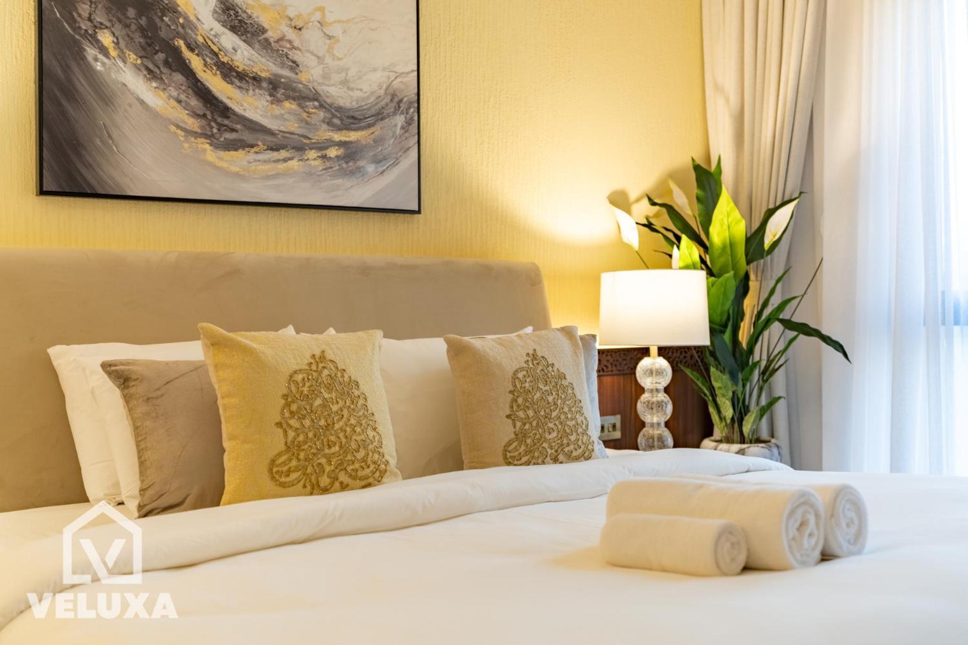 Veluxa -heritage 3 Bed Burj View Apartment Dubai