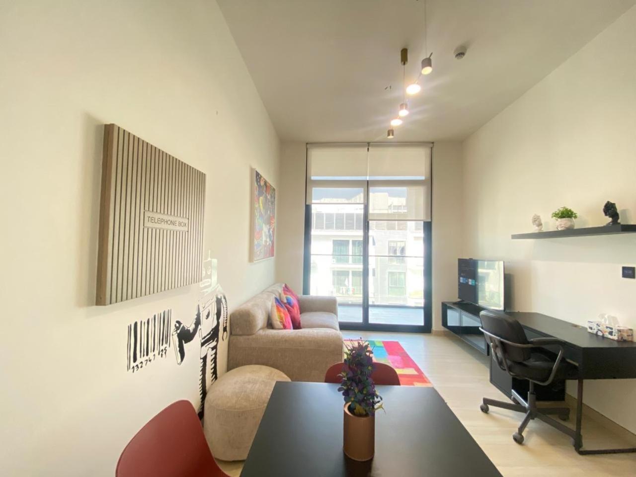 1 Bed Retreat- Rbe Vacation Homes-binghatti Luna Apartment Dubai