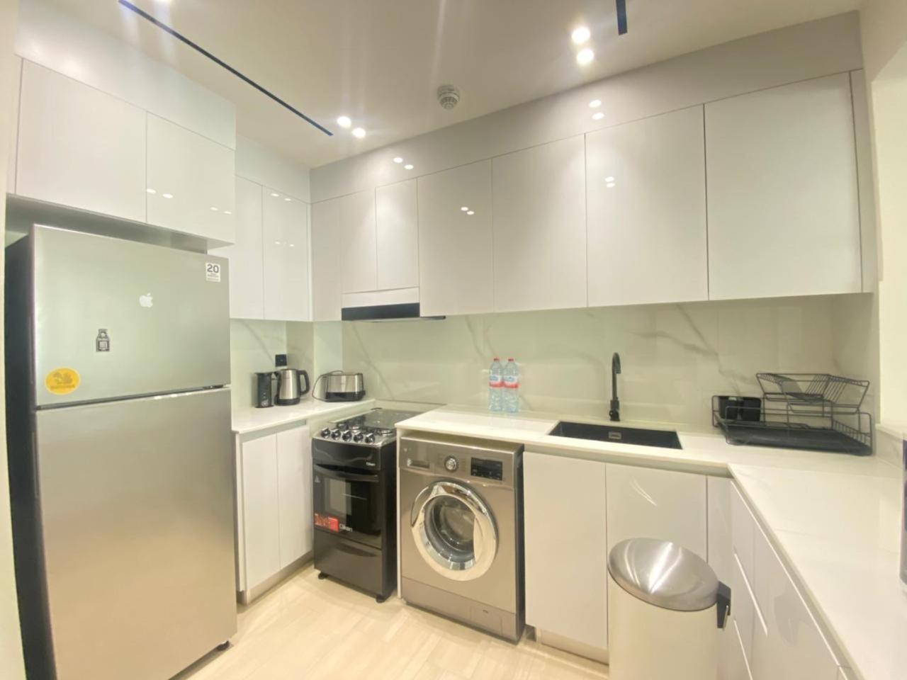 1 Bed Retreat- Rbe Vacation Homes-binghatti Luna Dubai