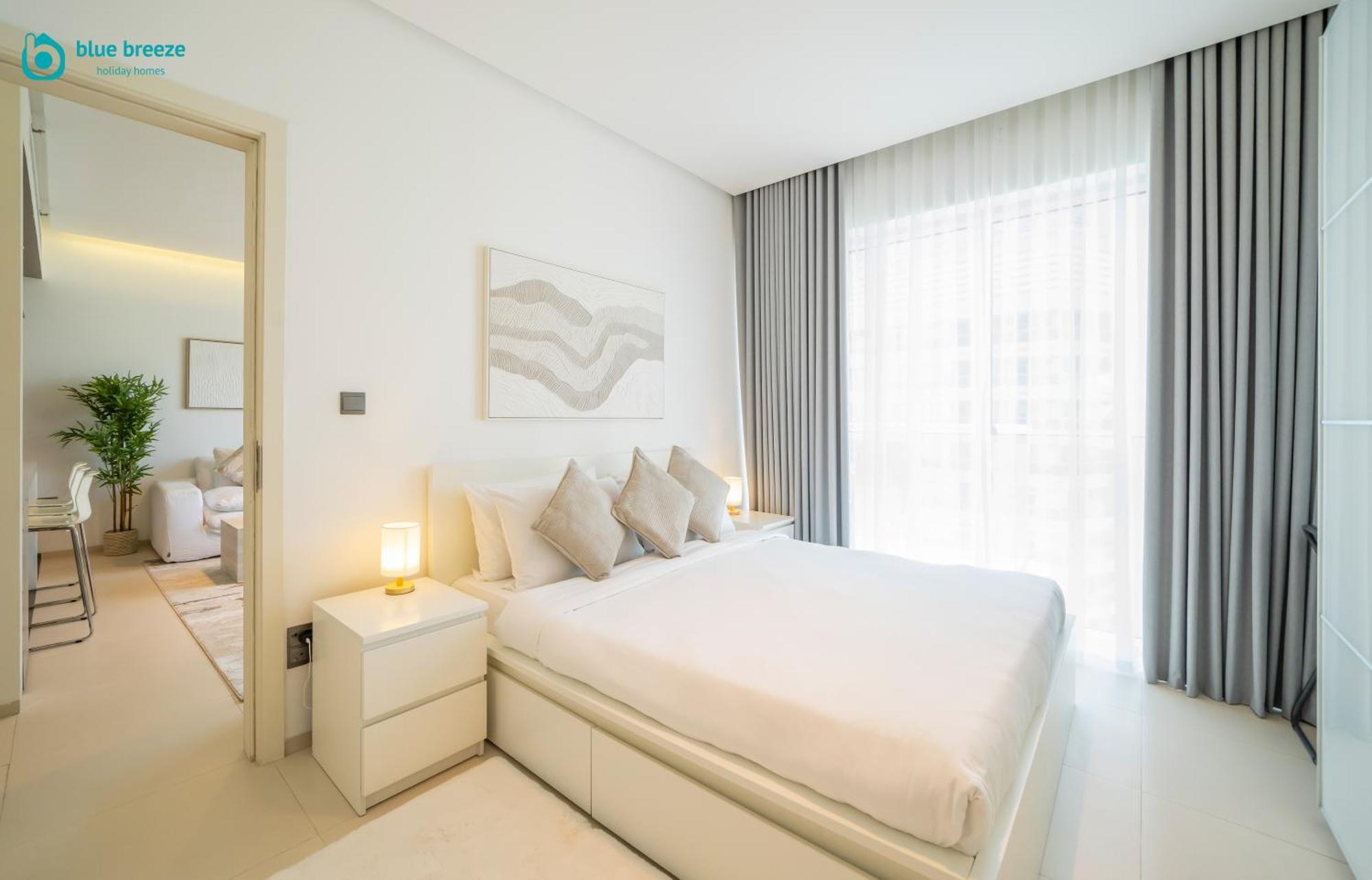 Blue Breeze - Modern With Partial Marina Views & Balcony * Dubai