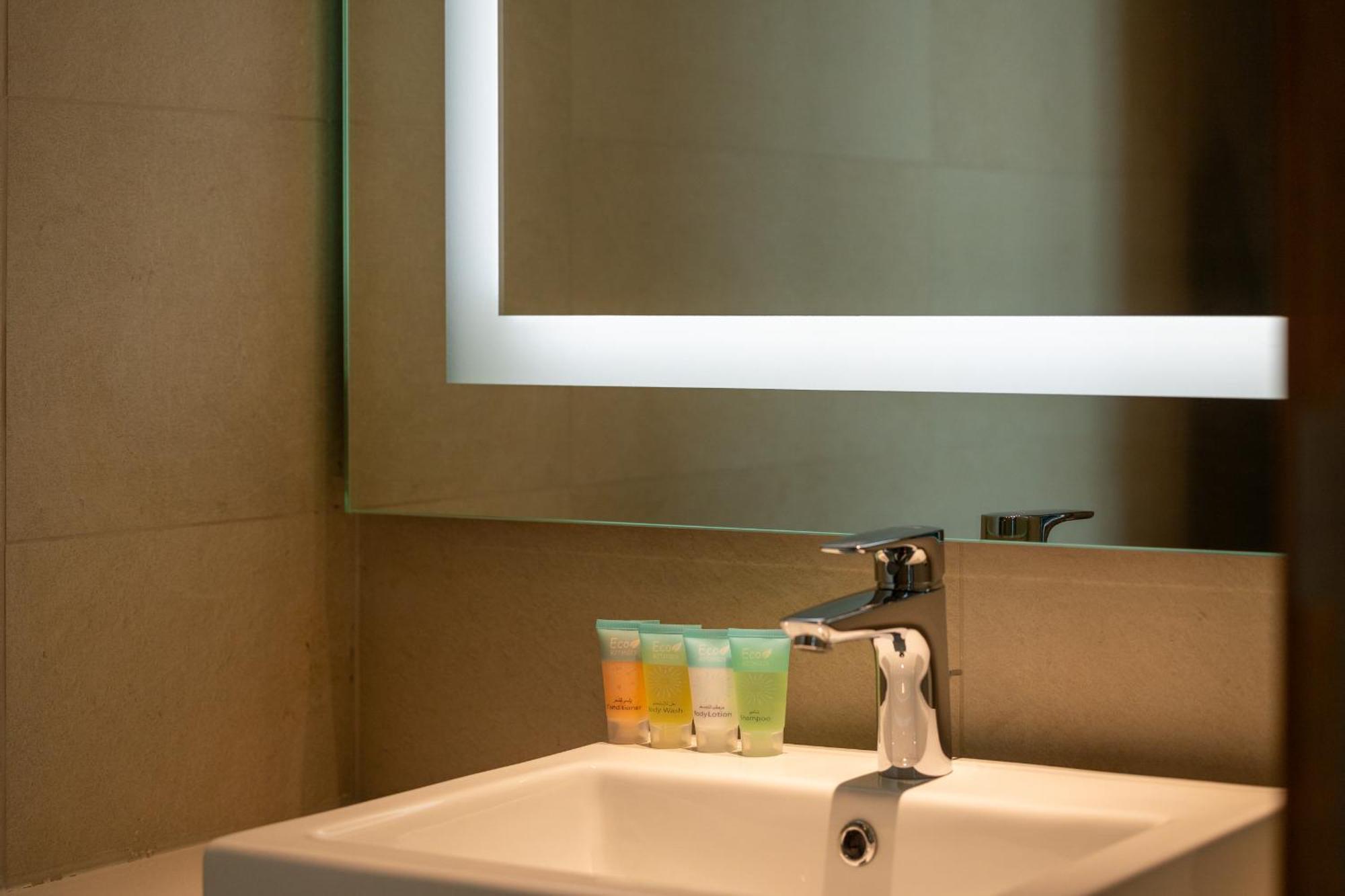 Apartment Modern Near Dxb Airport Sleeps 4