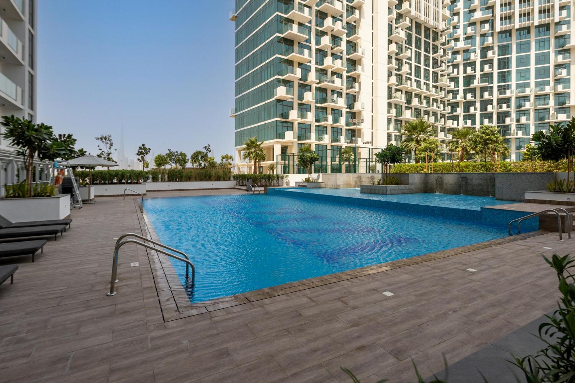 Modern Near Dxb Airport Sleeps 4 Apartment
