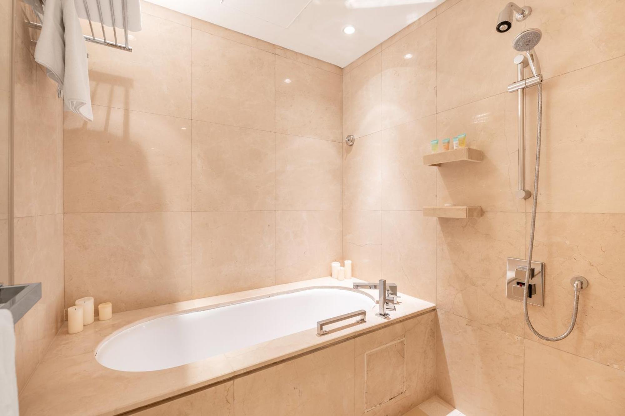 Aparthotel Emaar Residences Marina By Qstay - Address Marina *