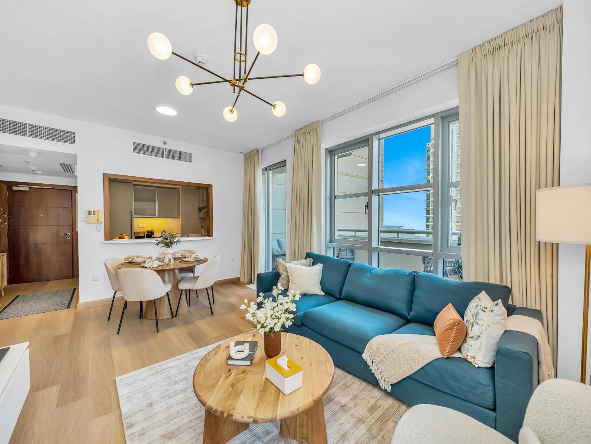 The Skyline Luxury Downtown Retreat *