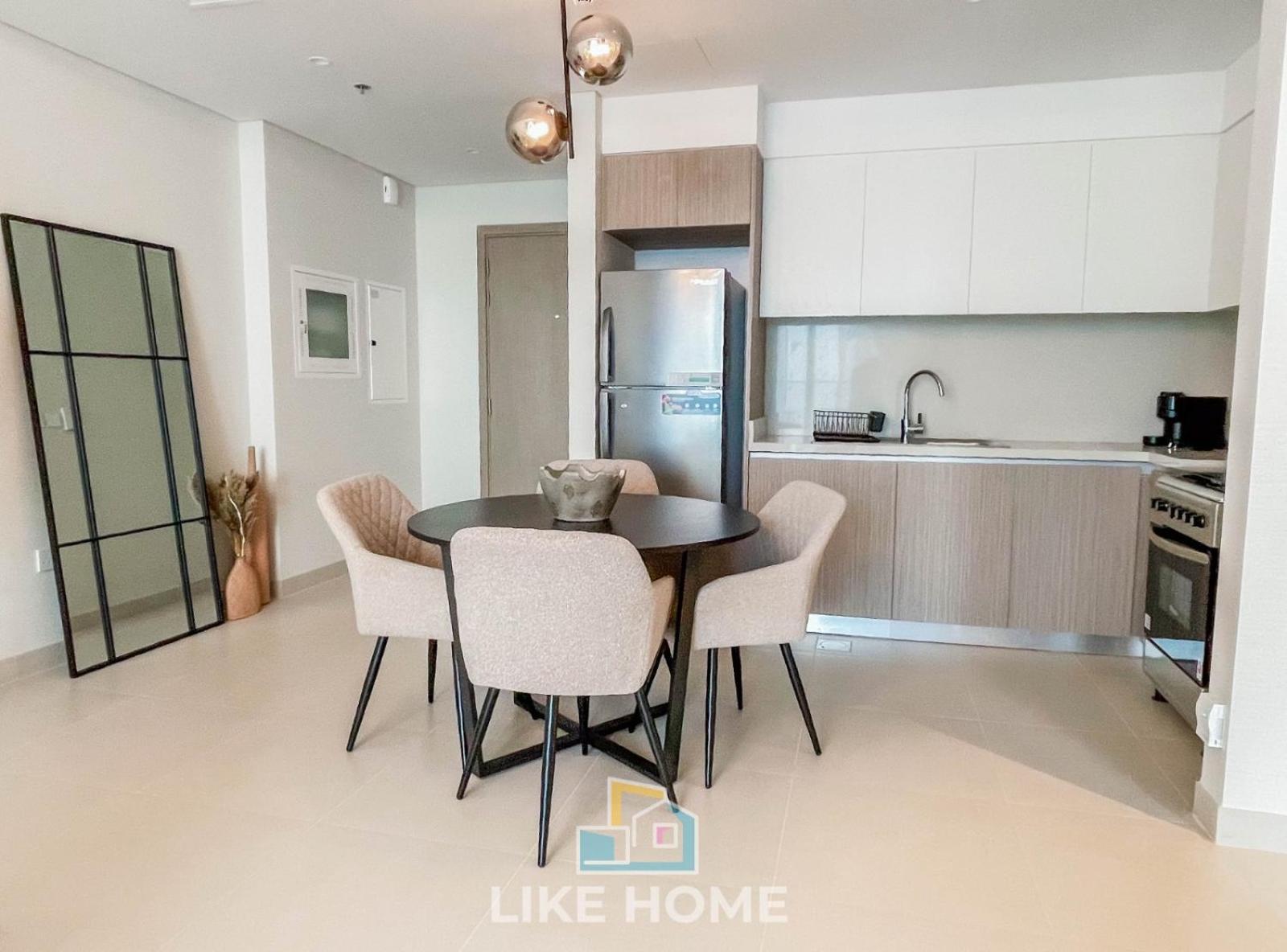 Like - 4303 Elegant 1-bedroom With Creek Harbour Views Daire