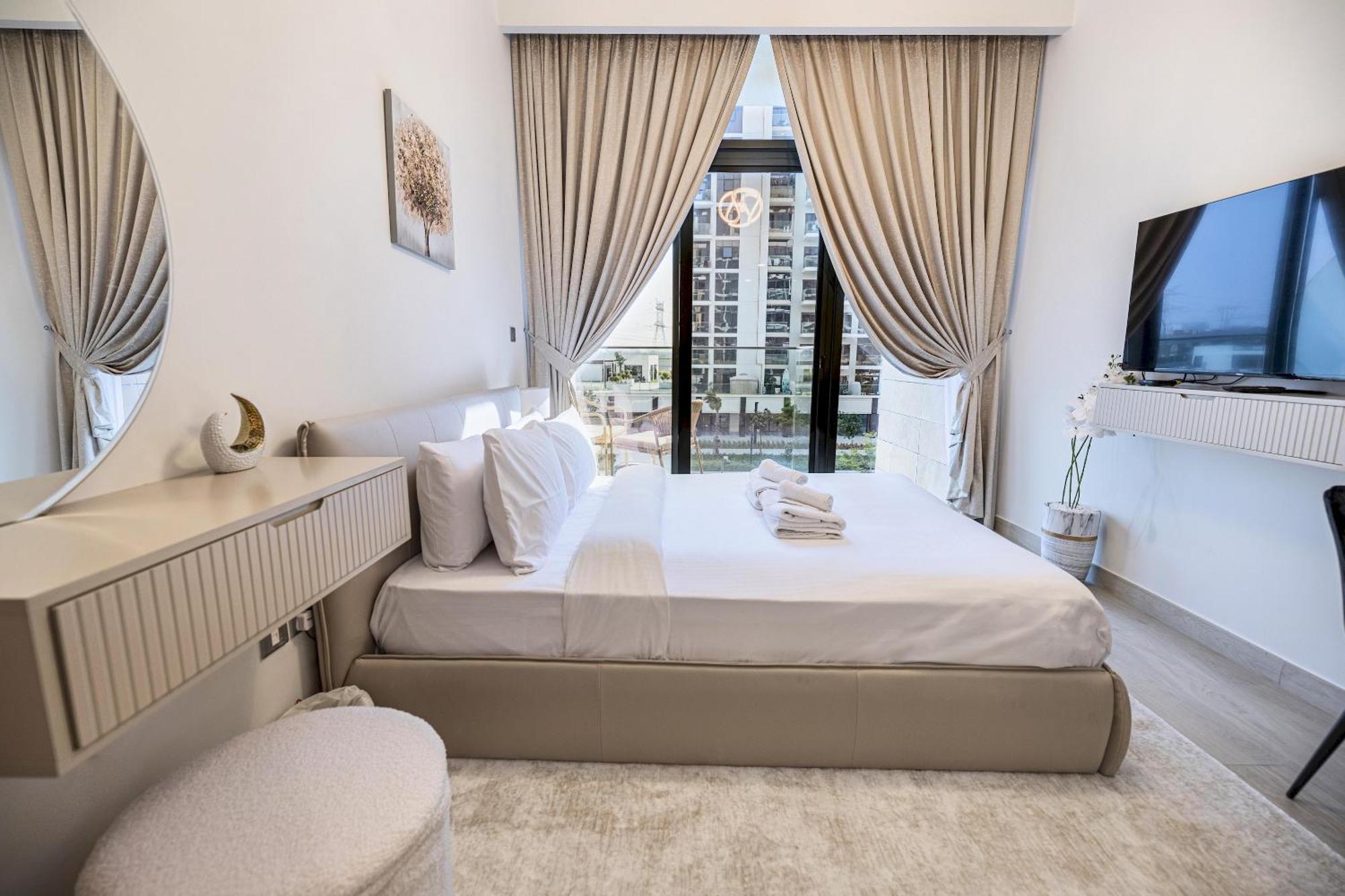 Elite Lux Homes - Upscale In Azizi Riviera Prime Location