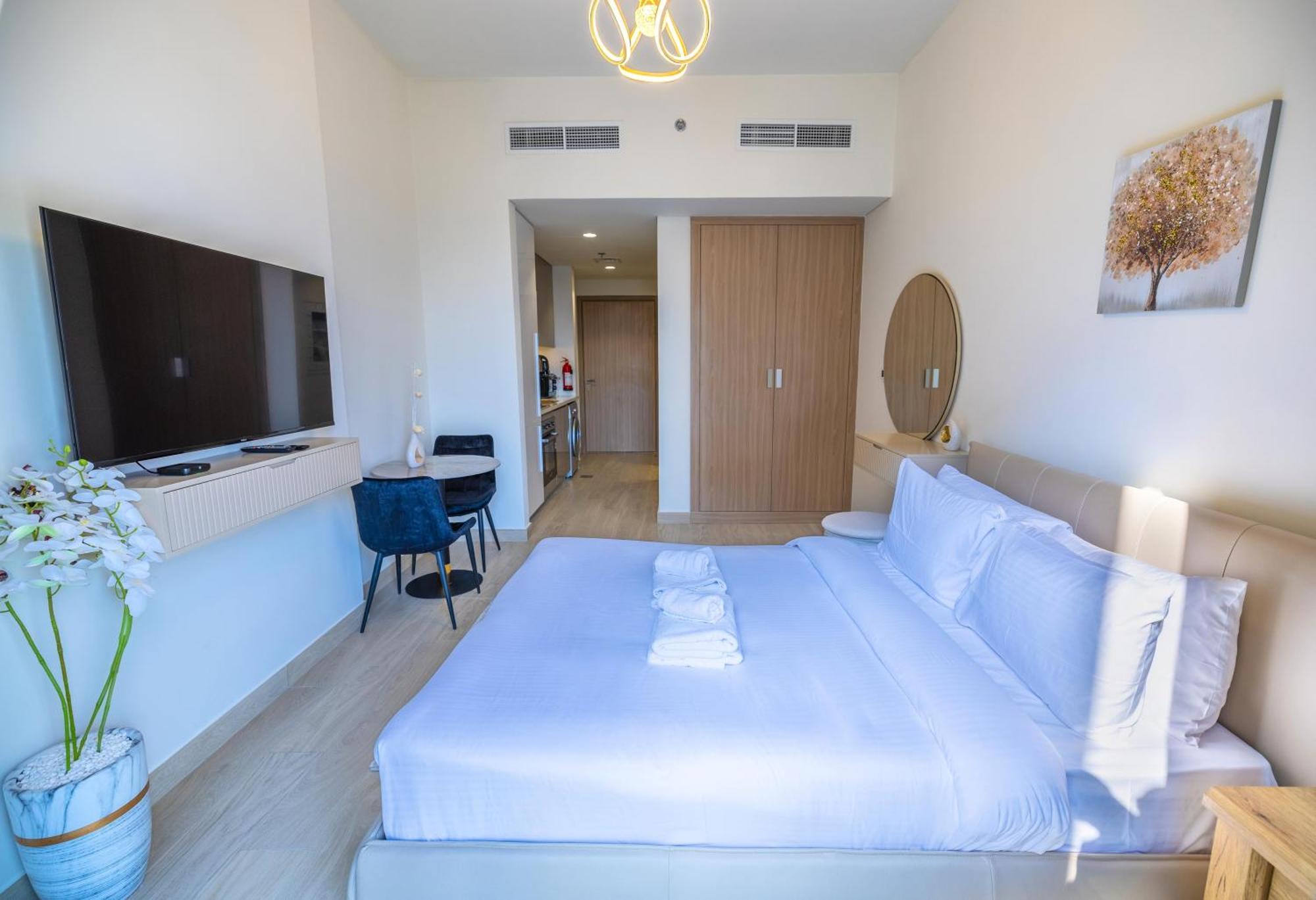 Elite Lux Homes - Upscale In Azizi Riviera Prime Location Apartment