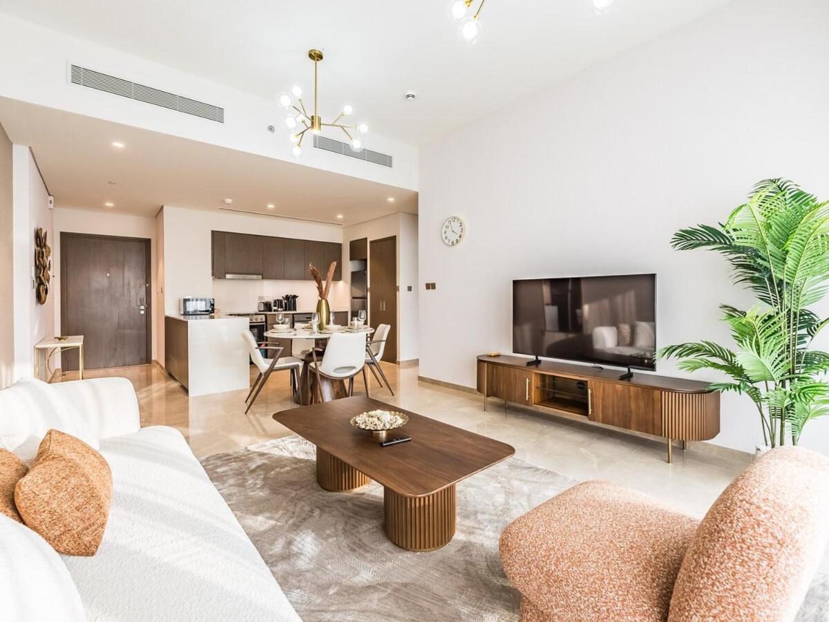Luxurious 1br Grande Signature Apartment Dubai