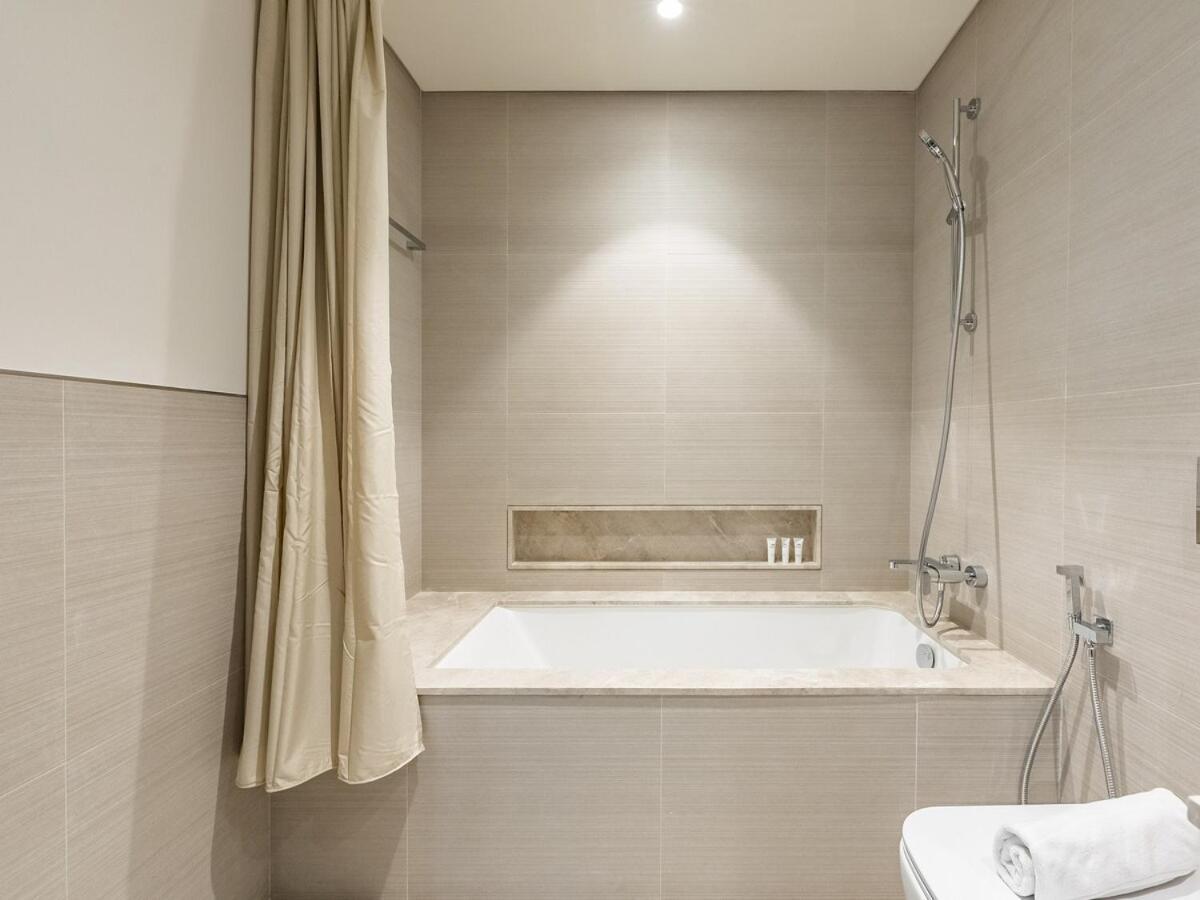 Apartment Luxurious 1br Grande Signature Dubai