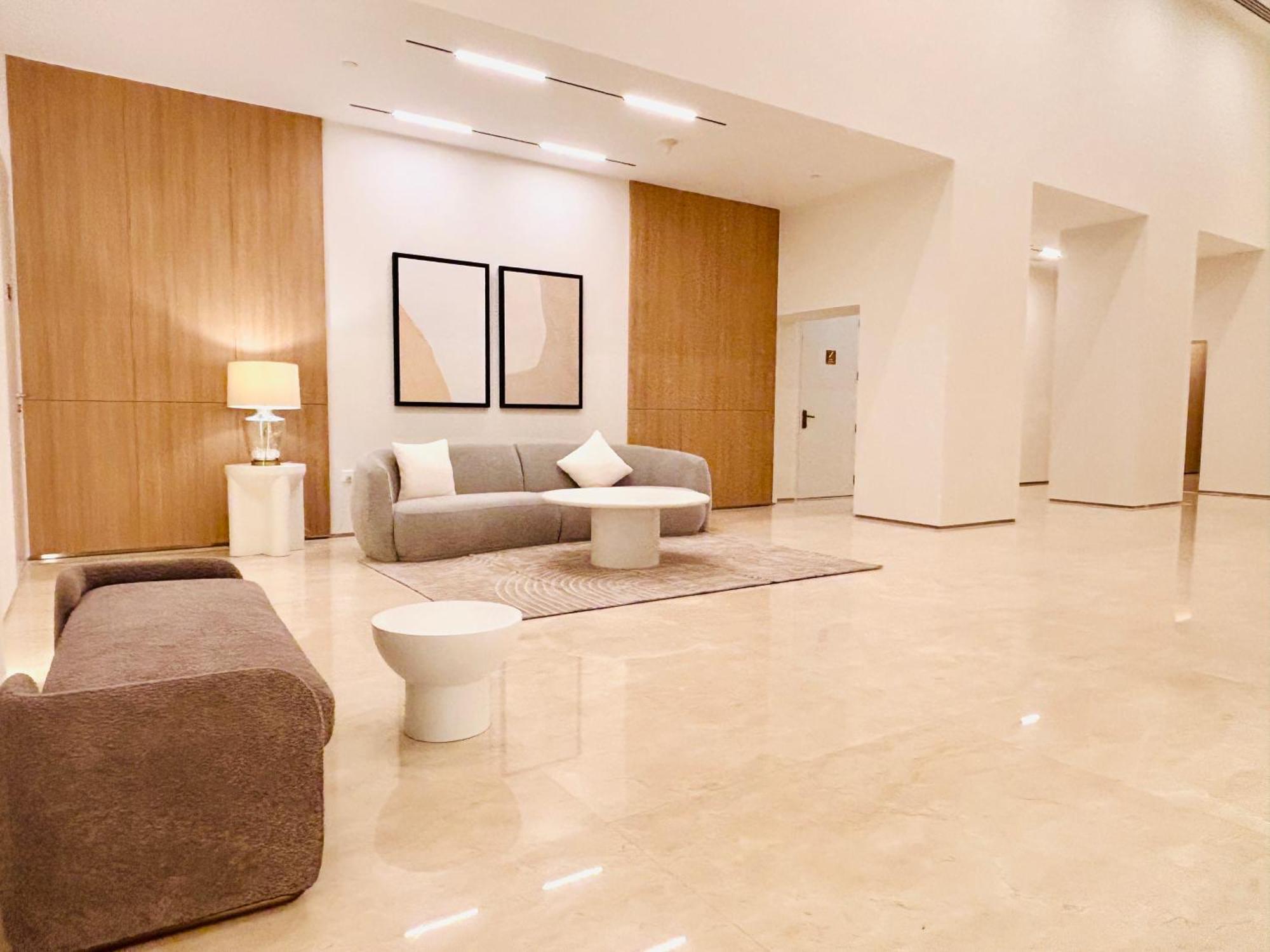 Apartment Luxury One Bedroom With Fountain View Opposite Mall *
