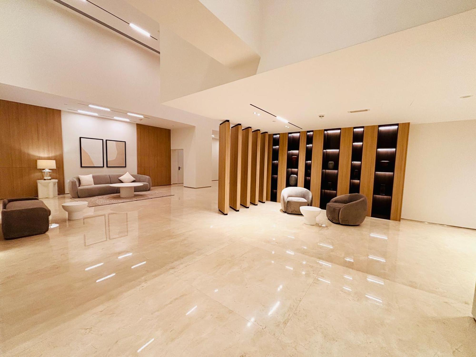 Luxury One Bedroom With Fountain View Opposite Mall Dubai