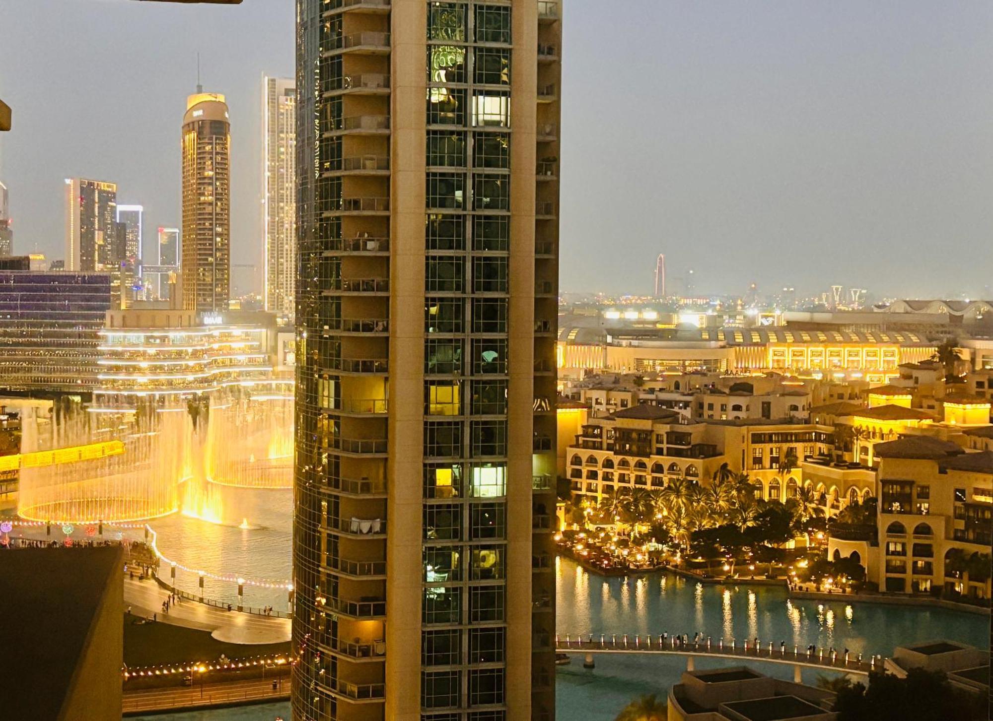 Luxury One Bedroom With Fountain View Opposite Mall *