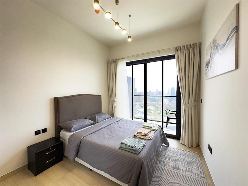 Luxurious New 1 Bedroom In A New Building With Great Views * Dubai