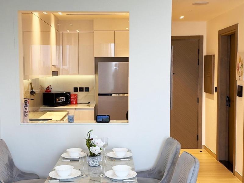 Luxurious New 1 Bedroom In A New Building With Great Views *
