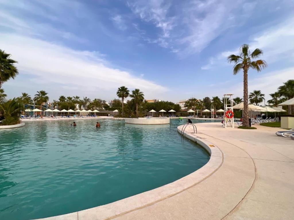 Keysplease 4br, Garden Bbq, Malibu Access, Damac Hills 40 Villa