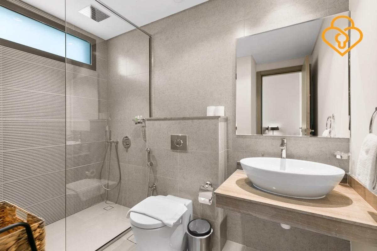 Keysplease 4br, Garden Bbq, Malibu Access, Damac Hills 40 Villa