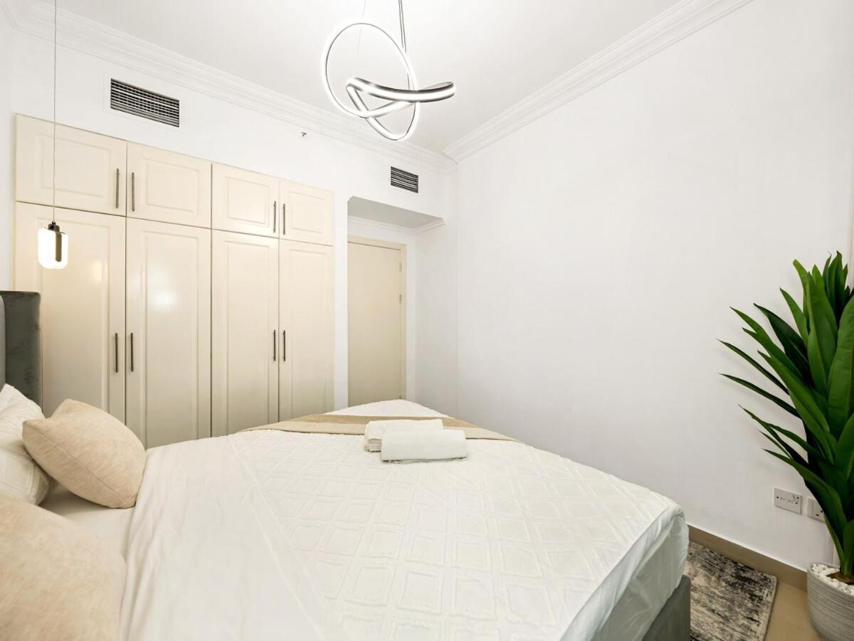 Luxury High Floor In Marina Rooftop Pool Apartment *