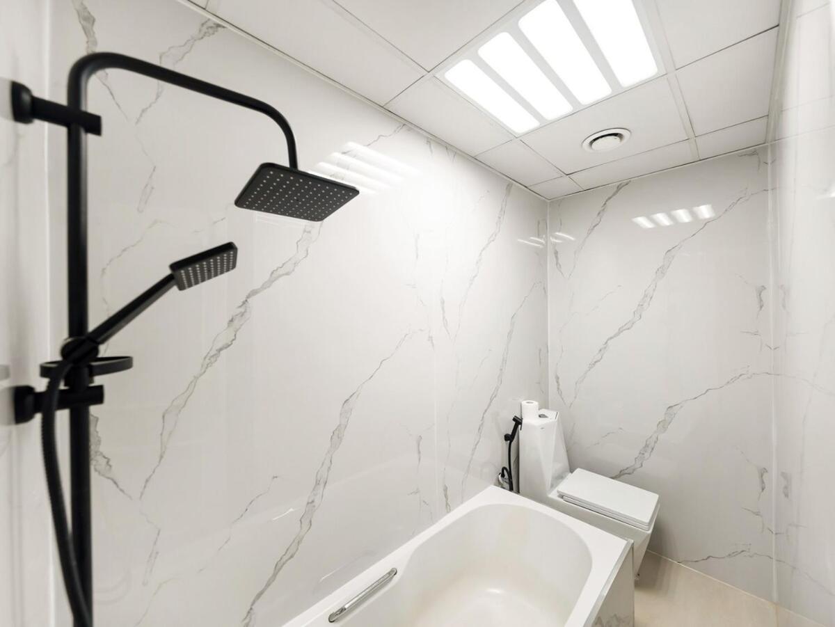 Luxury High Floor In Marina Rooftop Pool Apartment Dubai