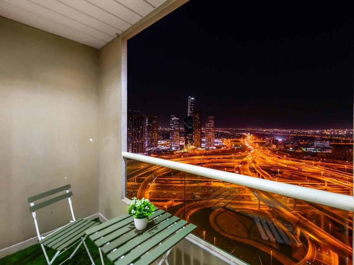 Luxury High Floor In Marina Rooftop Pool Apartment Dubai