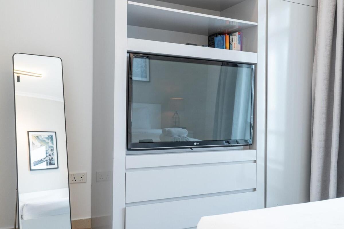 Elegant 2-bedroom With Balcony At Burj Views In Downtown Apartamento