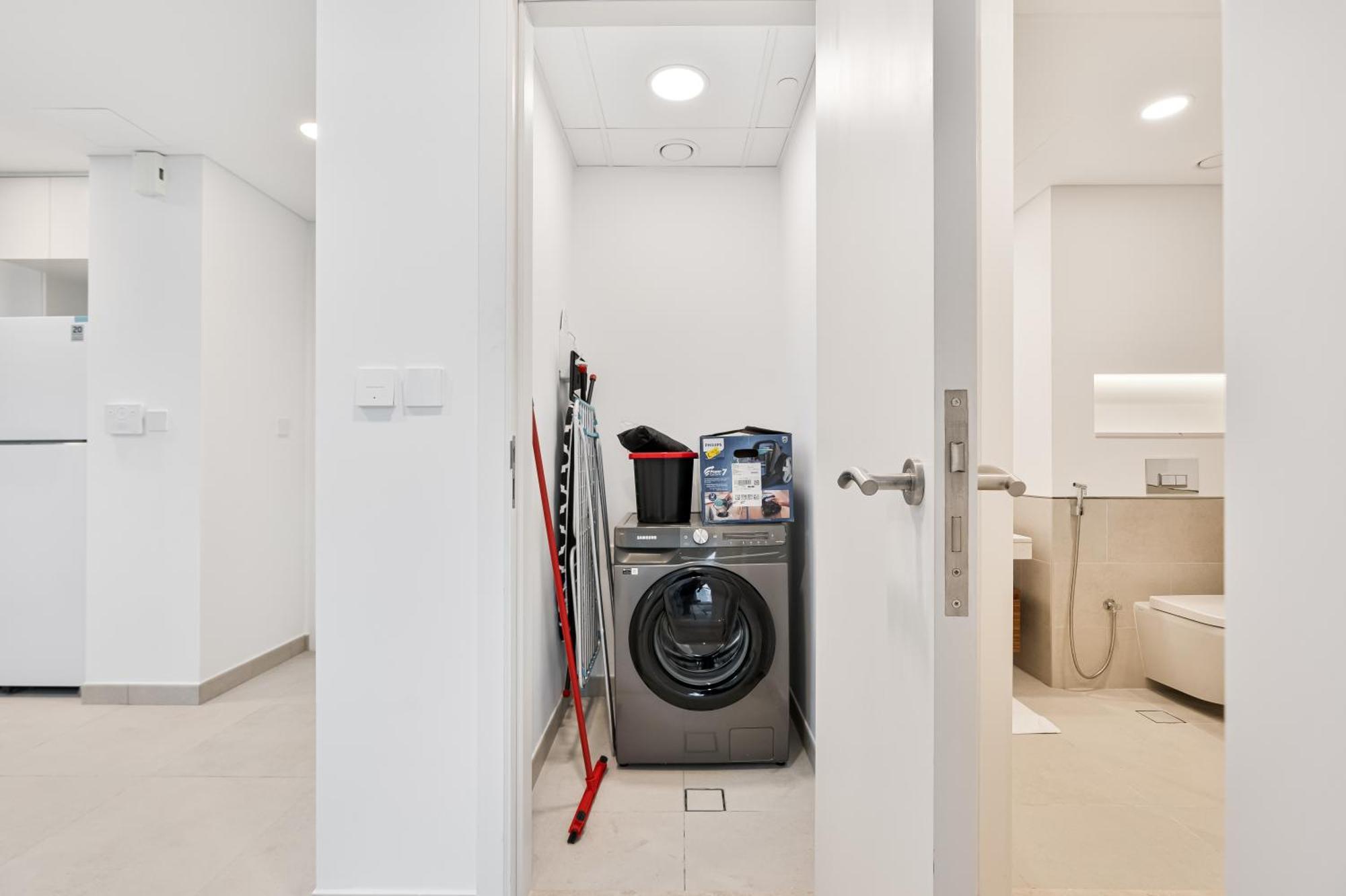 Modern Living -near Madinat Jumeirah Living -close To Apartment *