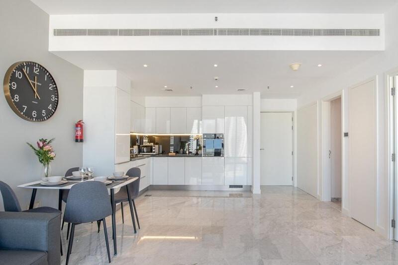 Stylish 1br With Skyline Views In Business Bay 10 Mins To Burj Khalifa Holiday home Dubai