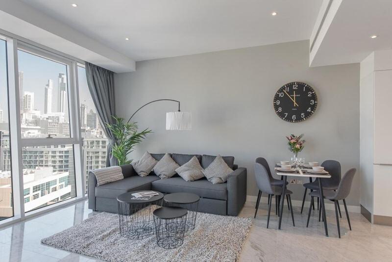 Stylish 1br With Skyline Views In Business Bay 10 Mins To Burj Khalifa Holiday home