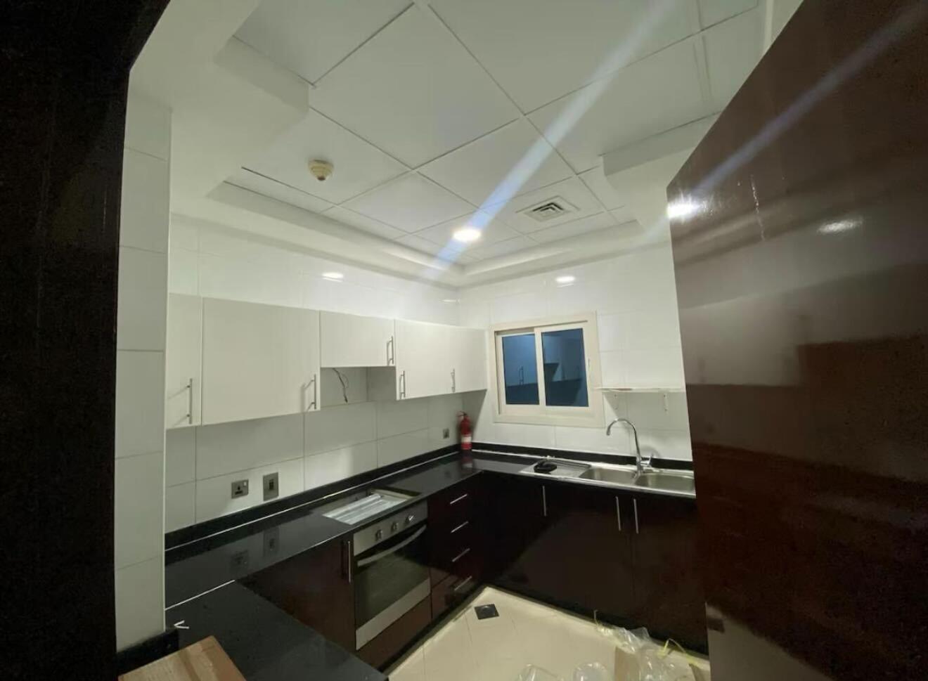 Partition With Window In Barsha Near Metro