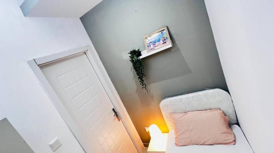 Compact Partition In Barsha Homestay Dubai