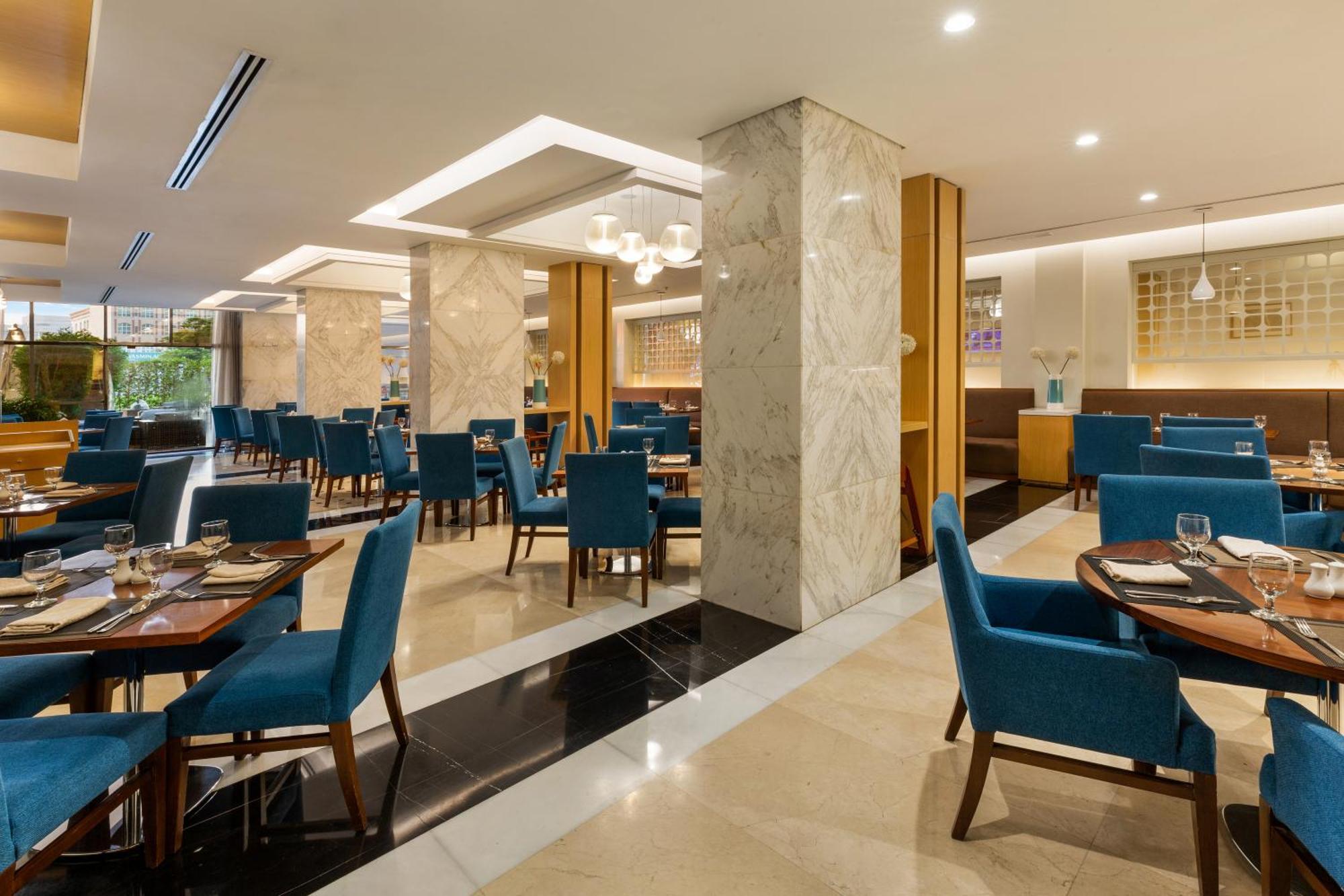 Royal Continental Hotel 4*